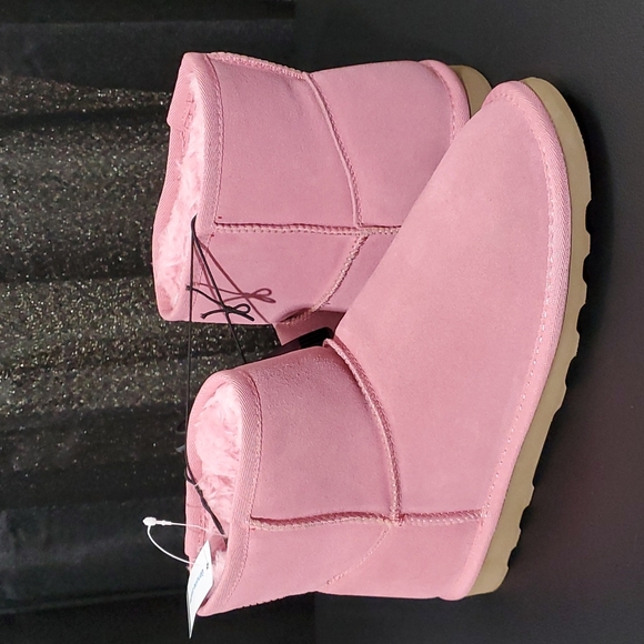 Women's Suede Winter Boots - Picture 8 of 17